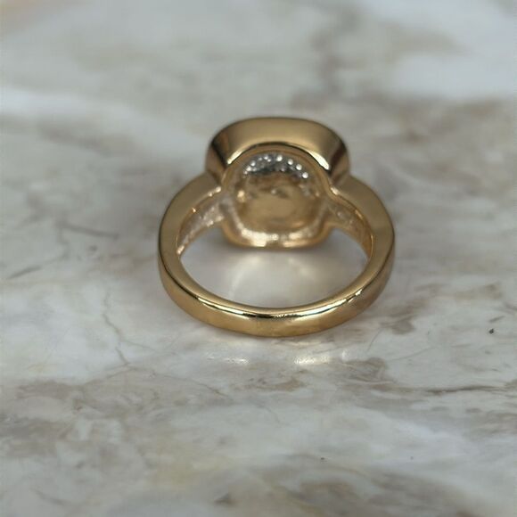 2 Gold Tone Faux Stone Rings - Picture 6 of 13